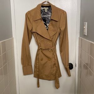 Women’s trench coat